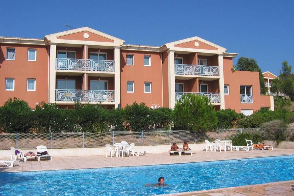 Appartement T2 Dans Residence Avec Piscine Et Tennis Saint-Raphaël Eksteriør bilde