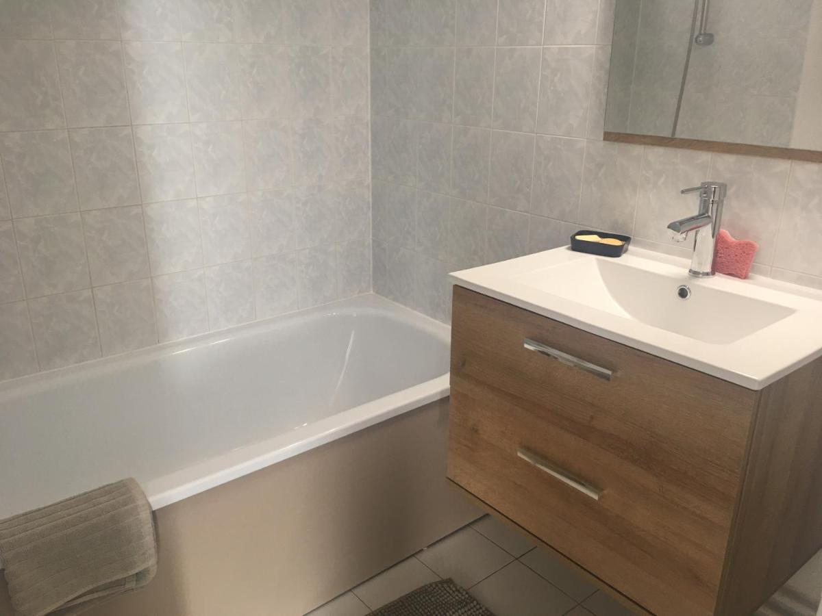 Appartement T2 Dans Residence Avec Piscine Et Tennis Saint-Raphaël Eksteriør bilde